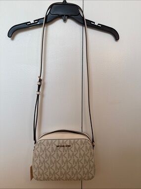 💜OFFERS💜 - BRAND NEW! Michael Kors Cream/Tan Logo Crossbody Bag